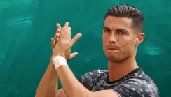 Cristiano Ronaldo Returns to MU & Breaks World Record