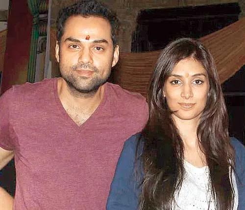 How is the love equation between Abhay Deol and Preeti Desai