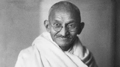 MK Gandhi and the beauty of strong planets in Kendra positions: A Wonderful Astrological Portrait!