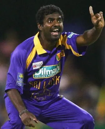 Murali gets past Shane Warne in wicket-tally