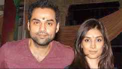 How is the love equation between Abhay Deol and Preeti Desai