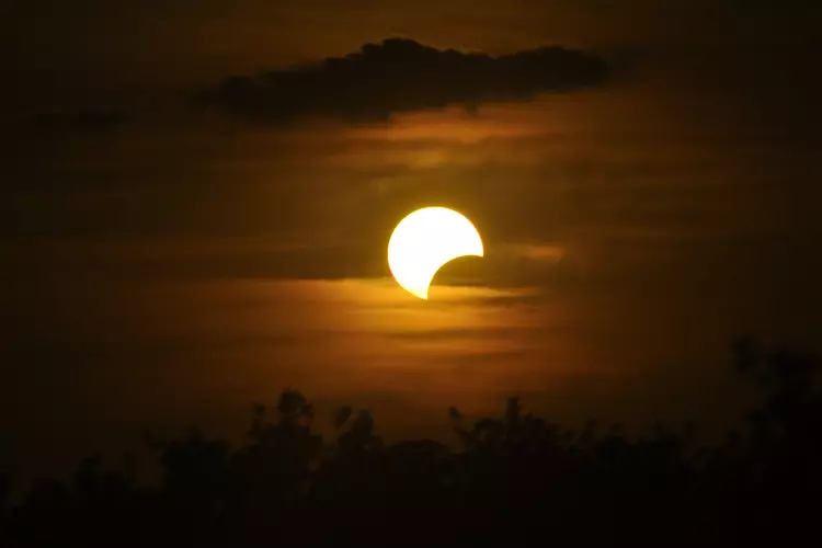 साल का पहला सूर्य ग्रहण, आपके जीवन के लिए होगा शुभ या अशुभ!